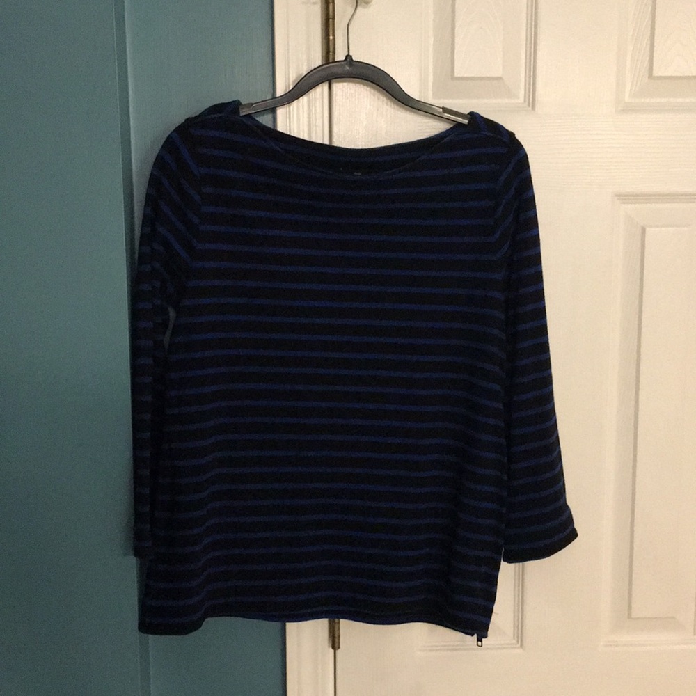 Women’s gap sweater